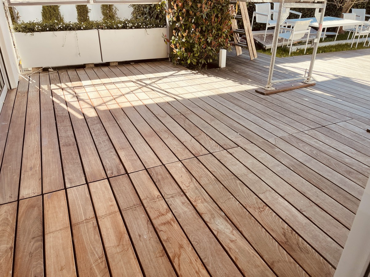 Zabezpieczanie desek tarasowych przed UV i wilgocią